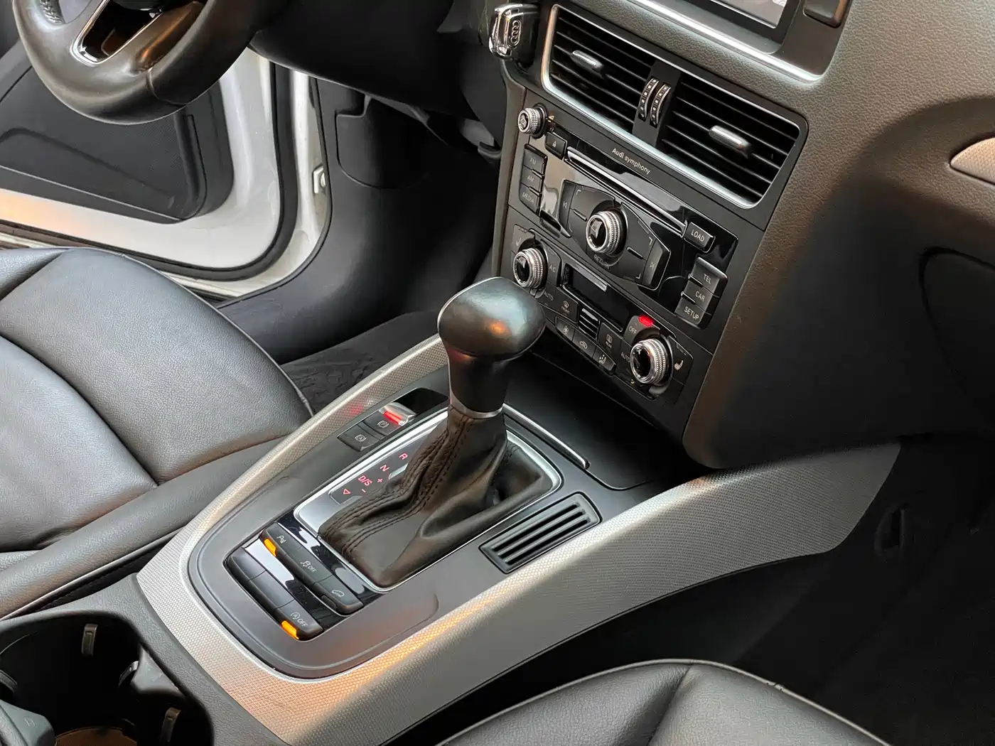 Audi Q5 2015 40 TFSI Technology фото 13