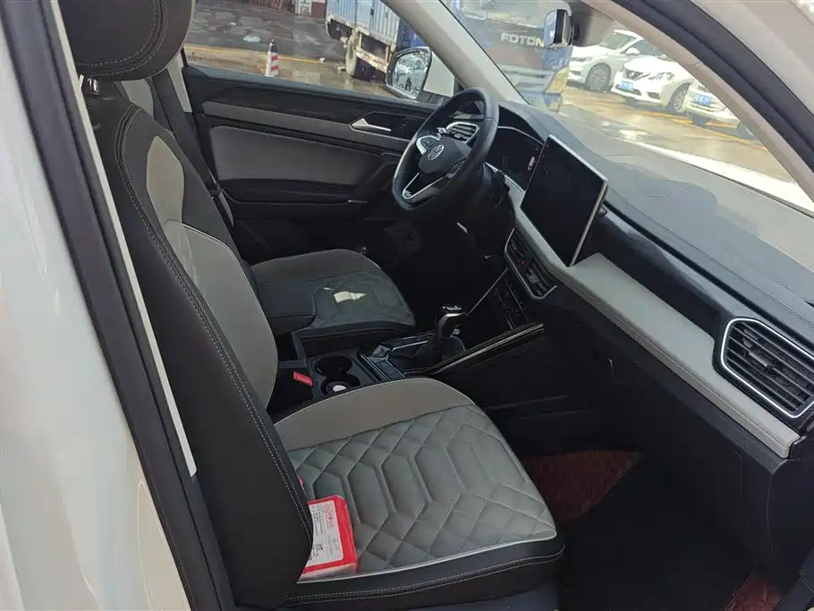 Volkswagen Tayron 2024 300TSI 2WD Luxury Plus Advanced фото 8