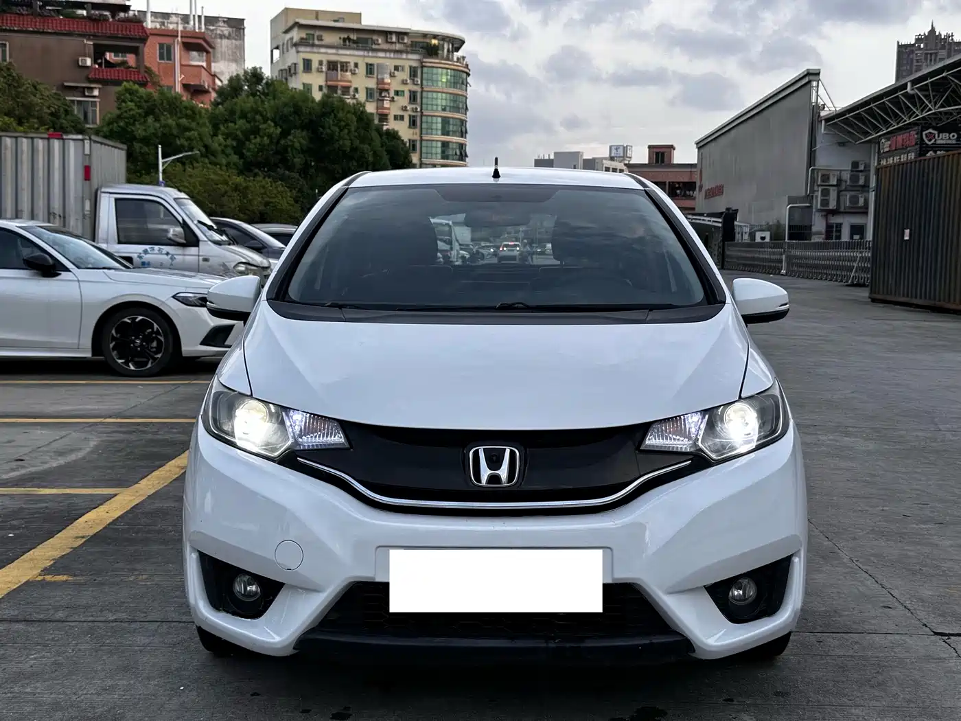 Фото 1 - Honda Fit