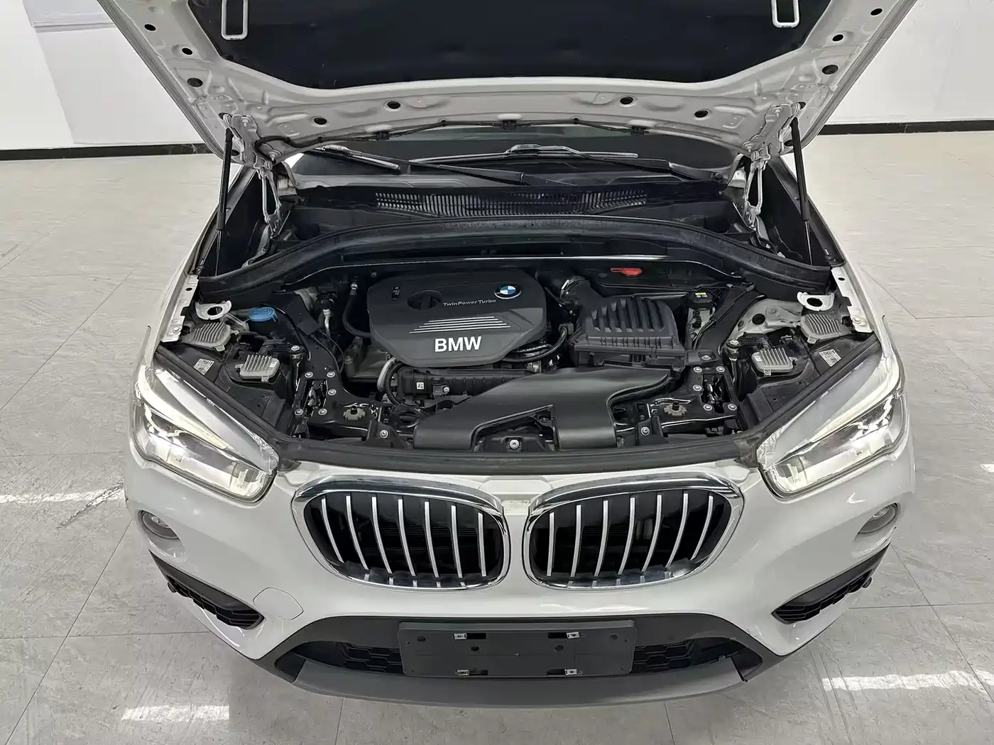 BMW X1 2016 sDrive18Li Premium Model фото 16