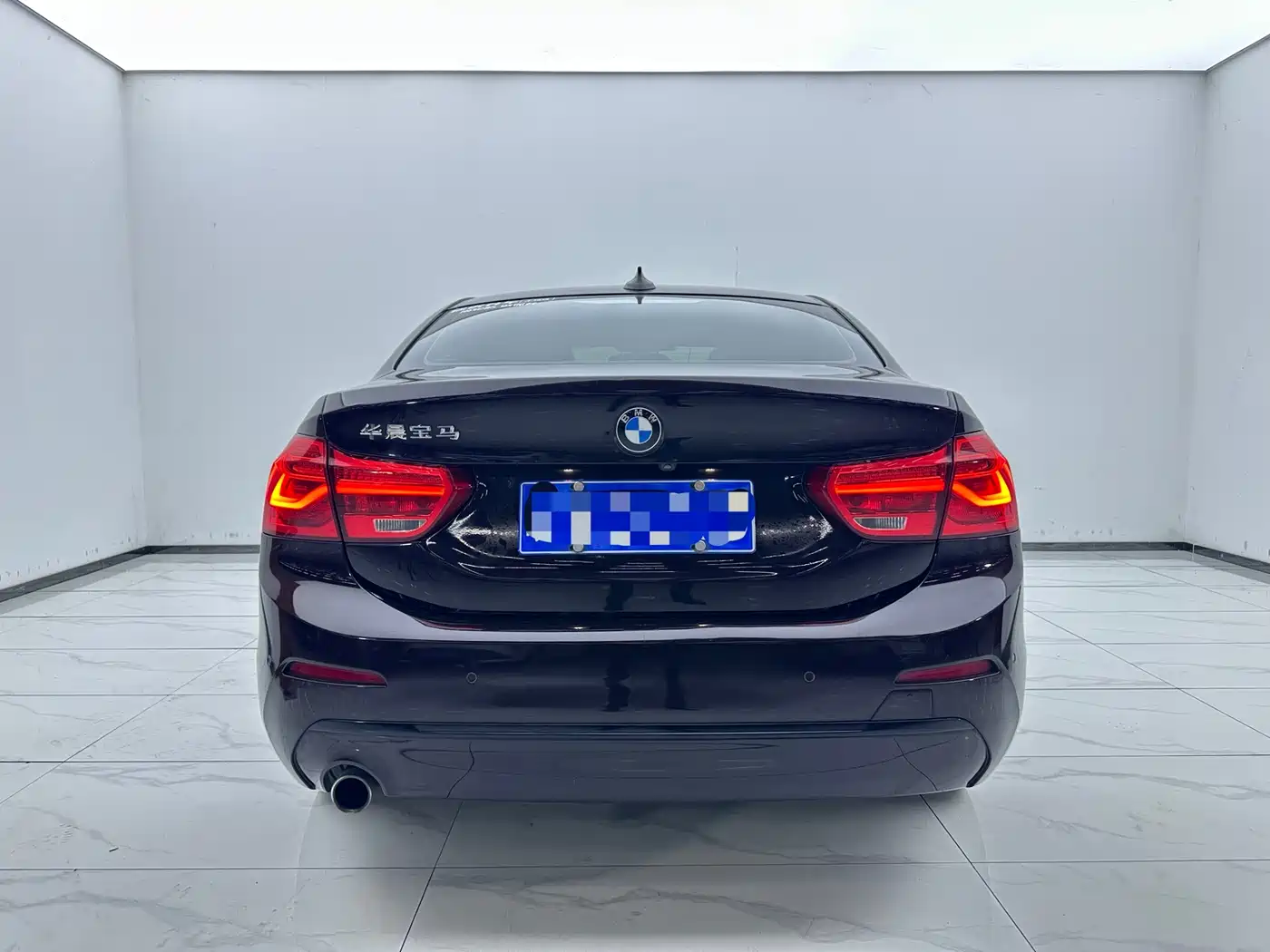 BMW 1 Series 2018 118i Sport Edition фото 5
