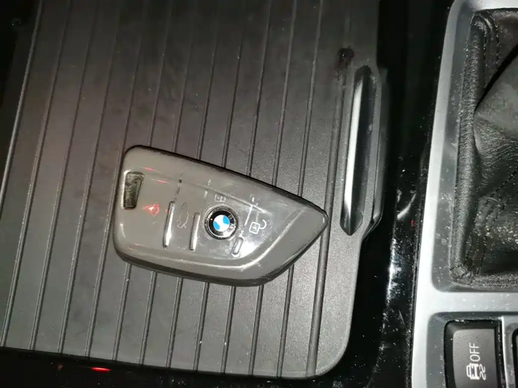 BMW 1 Series 2018 118i Sport Edition фото 9