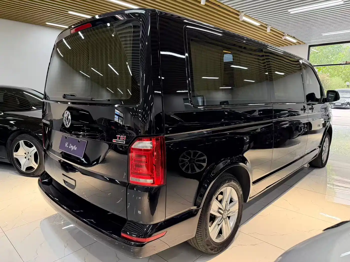 Volkswagen Caravelle 2018 2018 2.0TSI 4WD Luxury Edition 7-Seater