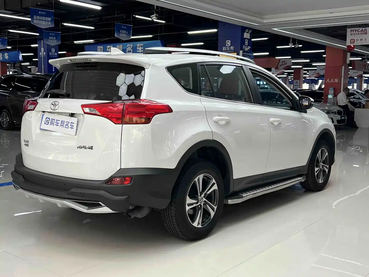 Toyota RAV4 Rongfang 2015 2.0L CVT 2WD Trend Edition фото 13