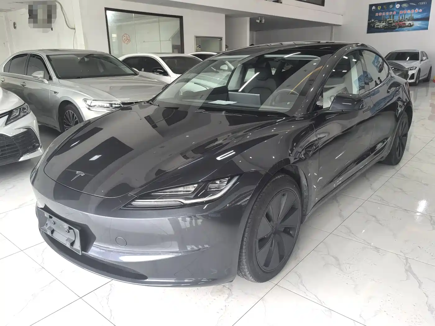 TESLA MODEL 3