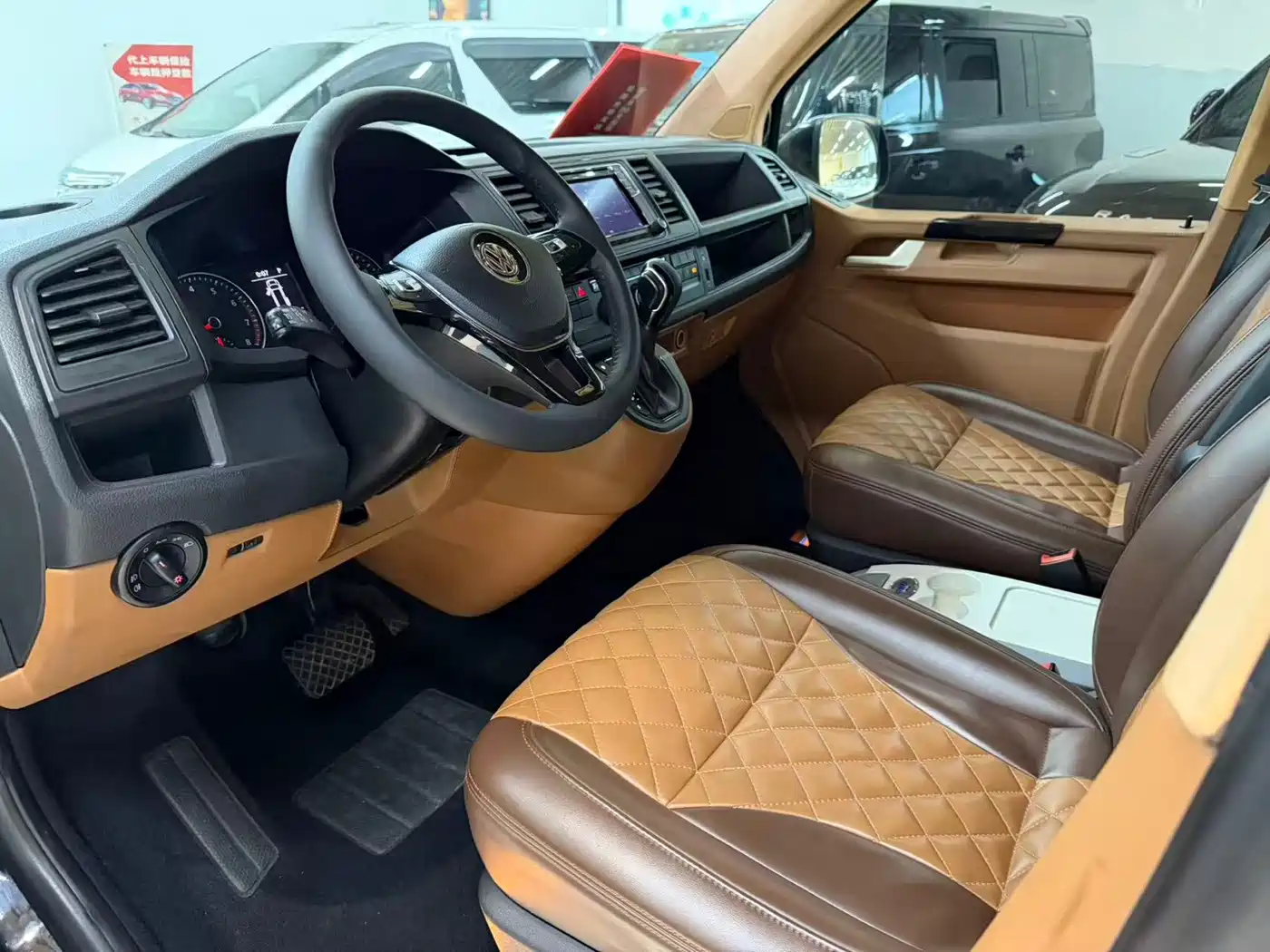 Volkswagen Caravelle 2018 2018 2.0TSI 4WD Luxury Edition 7-Seater