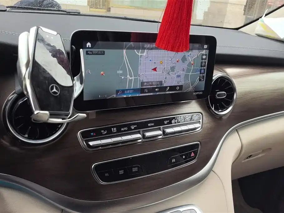 MERCEDES-BENZ V CLASS