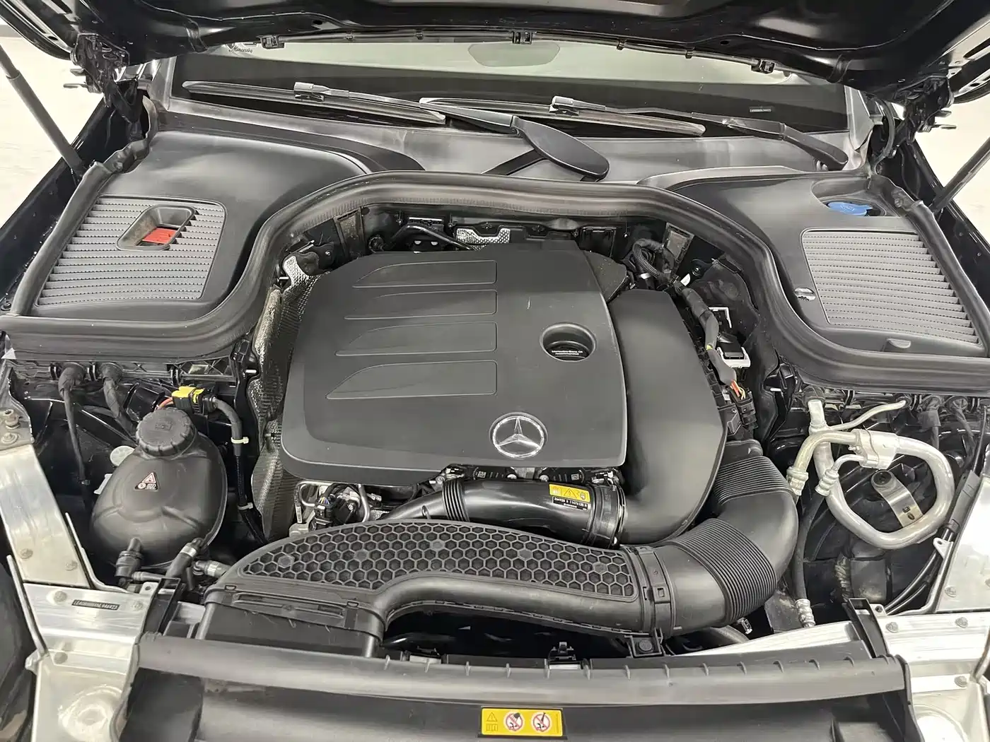 Mercedes-Benz GLC 2022 Model GLC 260 L 4MATIC Luxury Edition фото 16
