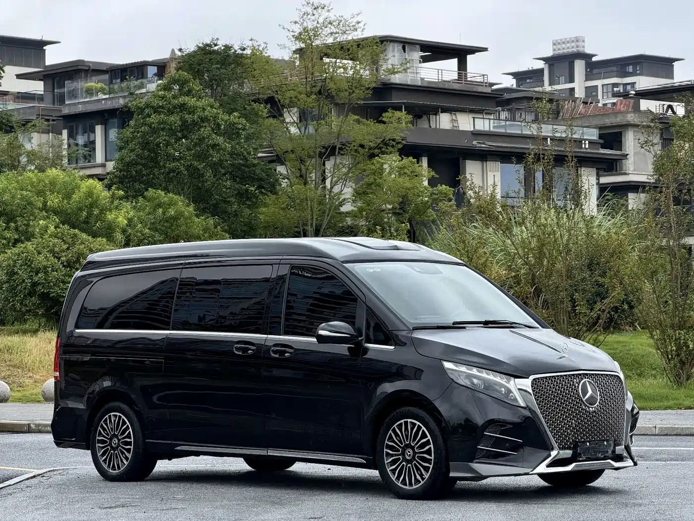 Mercedes-Benz V-Class 2025 2022 V 260 L Long Wheelbase Luxury Edition