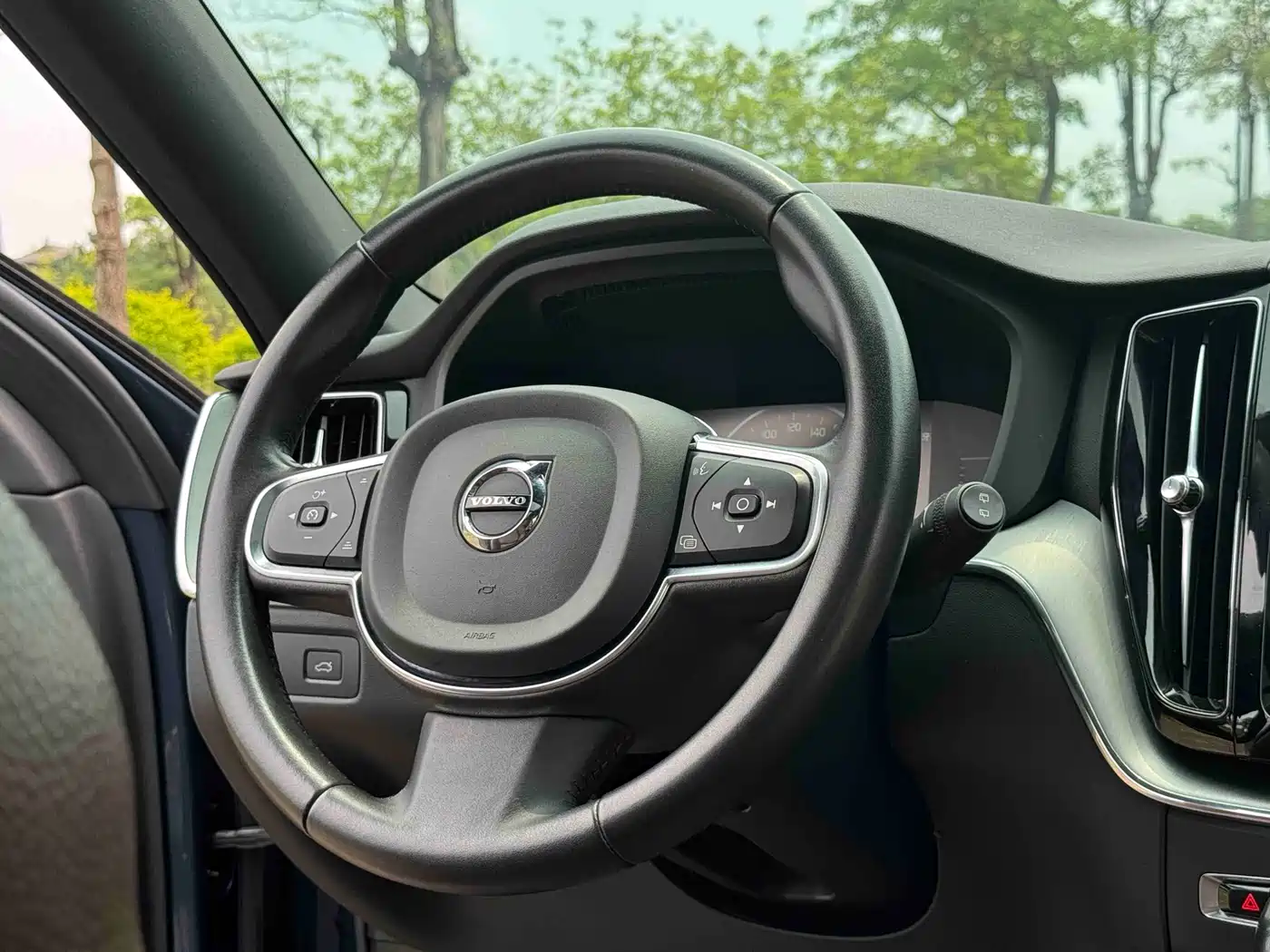 Фото 22 - Volvo XC60