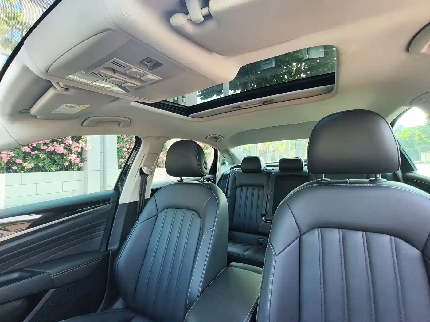 Volkswagen Passat 2022 280TSI Business Edition фото 13