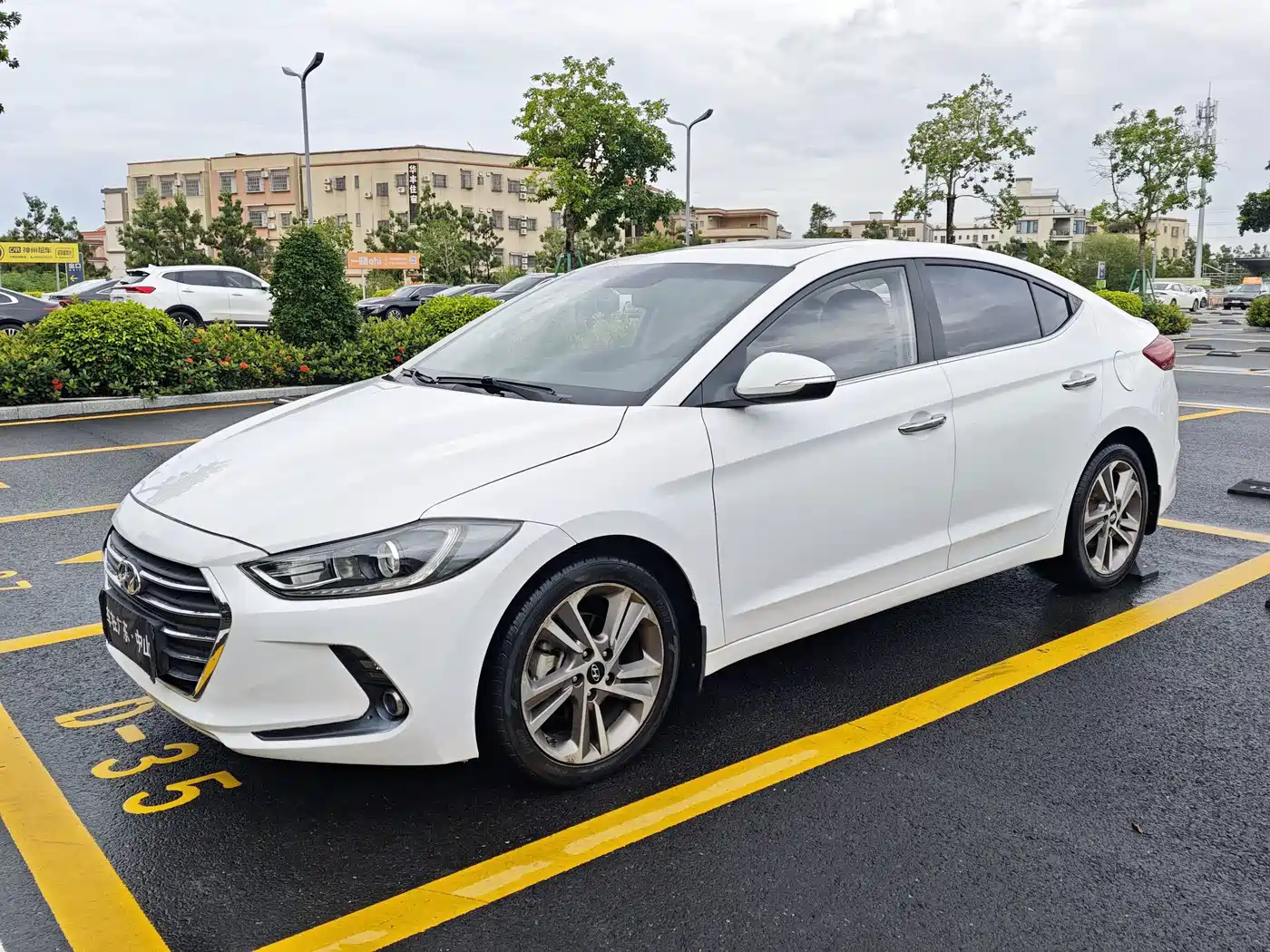 Hyundai Elantra 2016 Model 1.6L Automatic Smart Elite