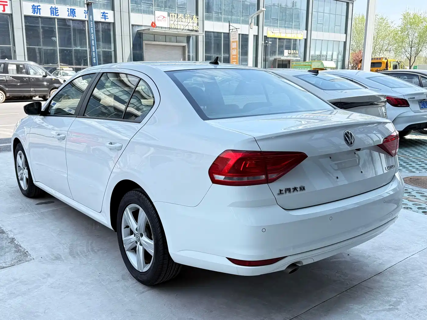 Volkswagen Lavida 2018 Classic 1.5L Automatic Trend China VI фото 3