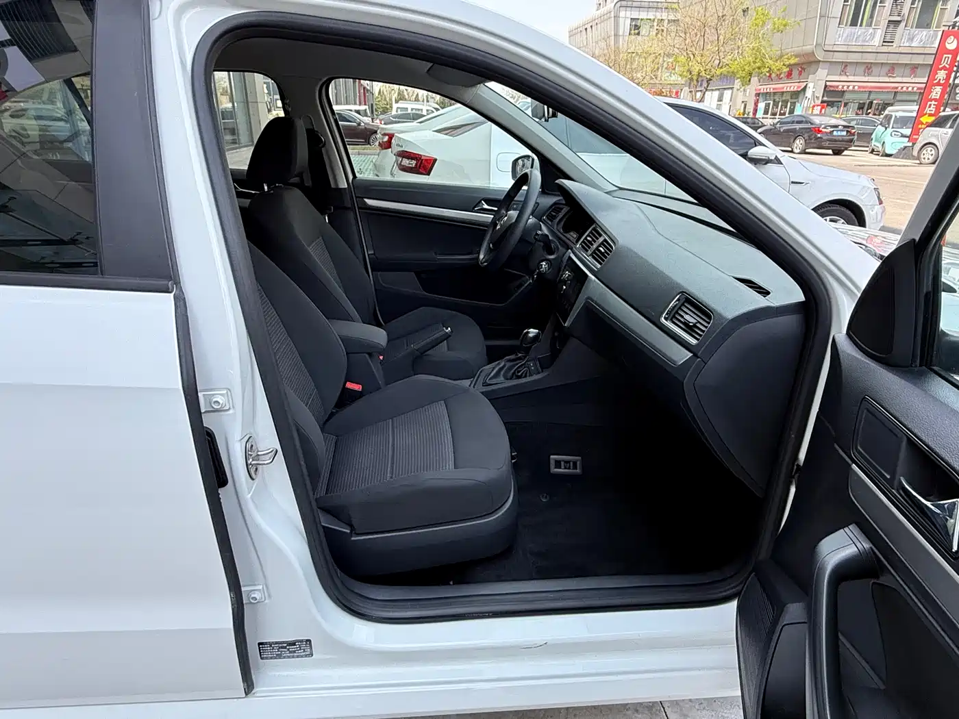 Volkswagen Lavida 2018 Classic 1.5L Automatic Trend China VI фото 20