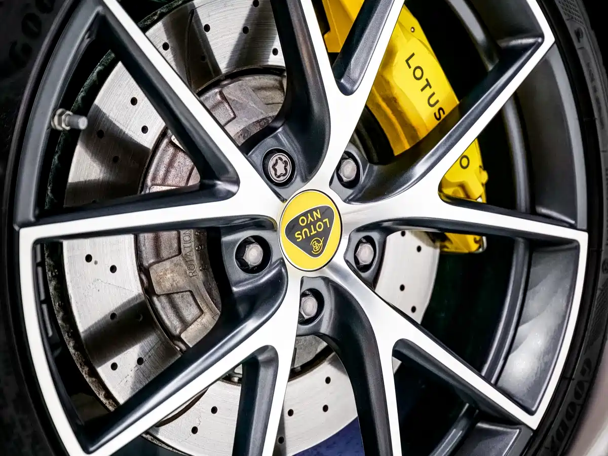 Lotus Cars EMIRA 2021 2.0T DCT First Edition фото 7