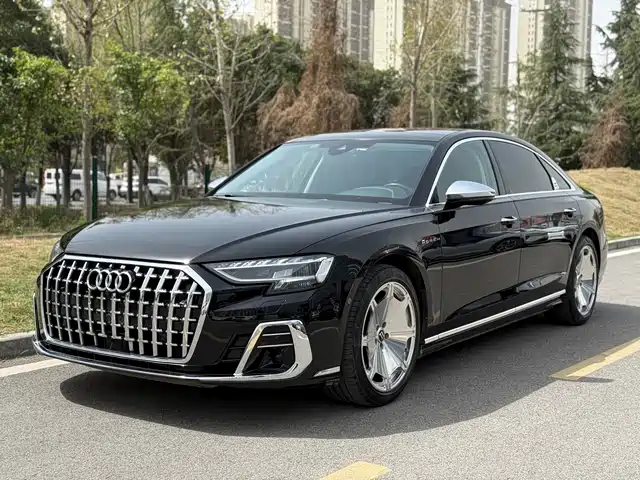 AUDI A8