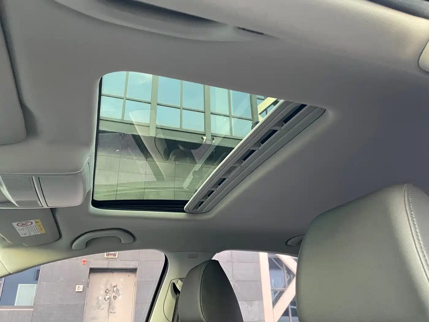 Volkswagen Sagitar 2017 1.6L Automatic Comfort фото 9