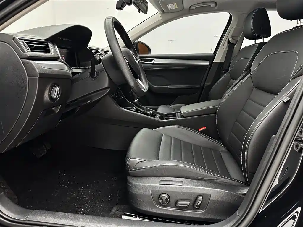 Škoda Superb 2023 TSI280 DSG Premium Edition фото 19
