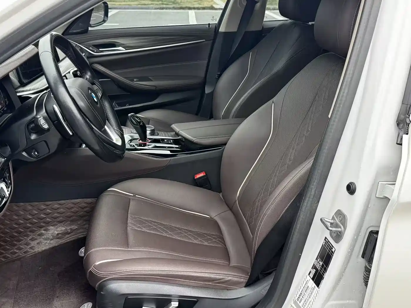 BMW 5 Series 2023 530Li Leading Luxury Package фото 9