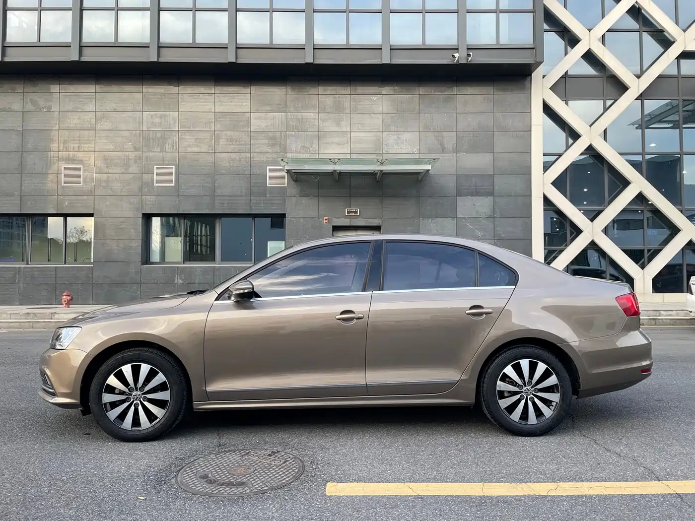 Volkswagen Sagitar 2017 1.6L Automatic Comfort фото 5