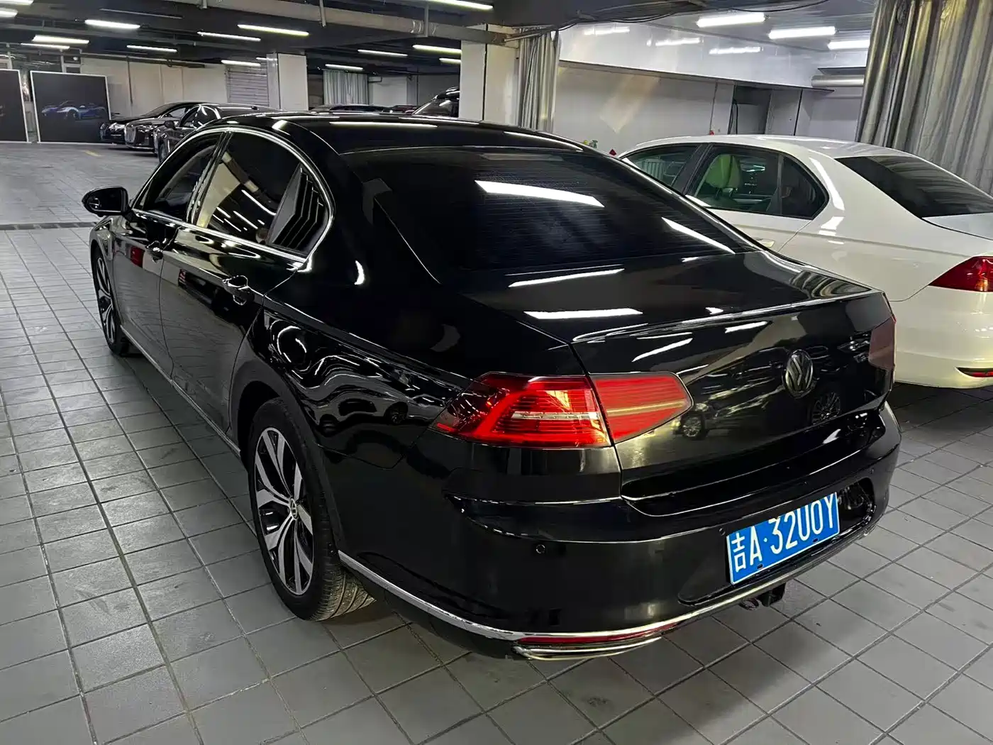 Volkswagen Magotan 2018 330TSI DSG Luxury фото 7