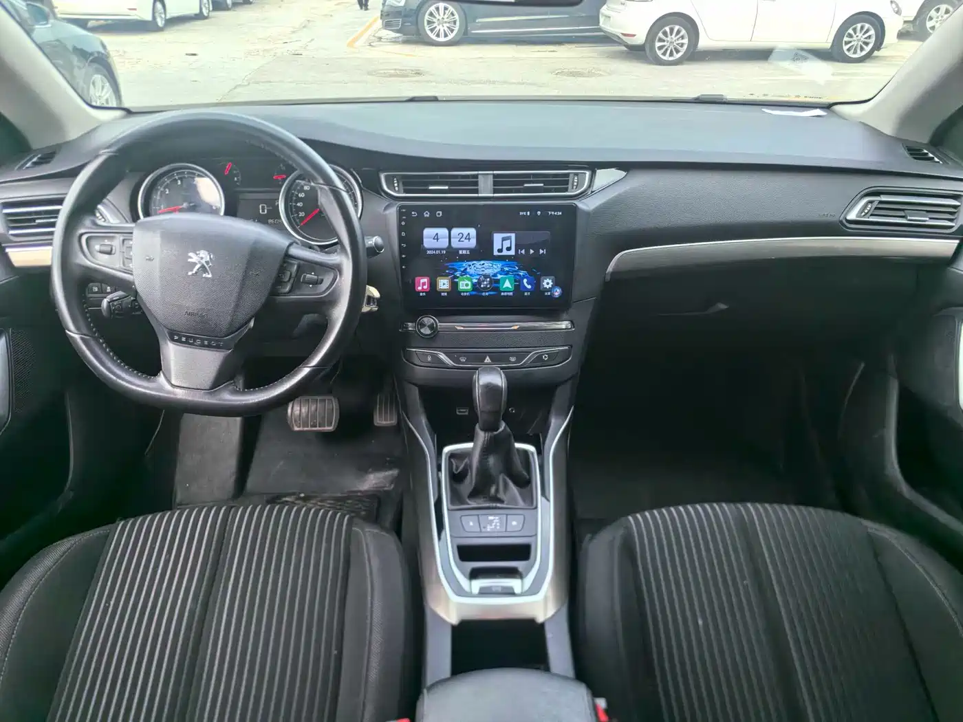 Peugeot 408 2016 1.6T Automatic Luxury Edition фото 9