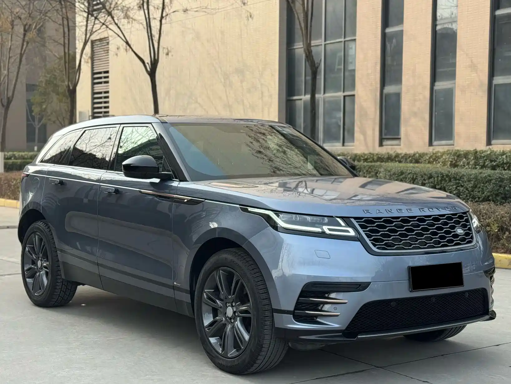 Фото 4 - Land Rover Range Rover Velar