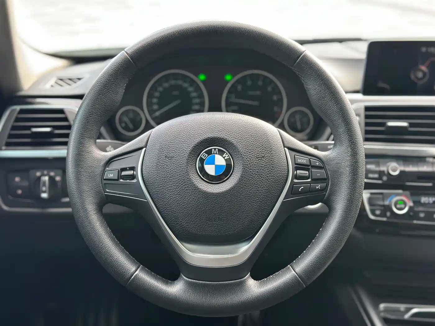 BMW 3 Series 2017 320Li Fashion фото 13