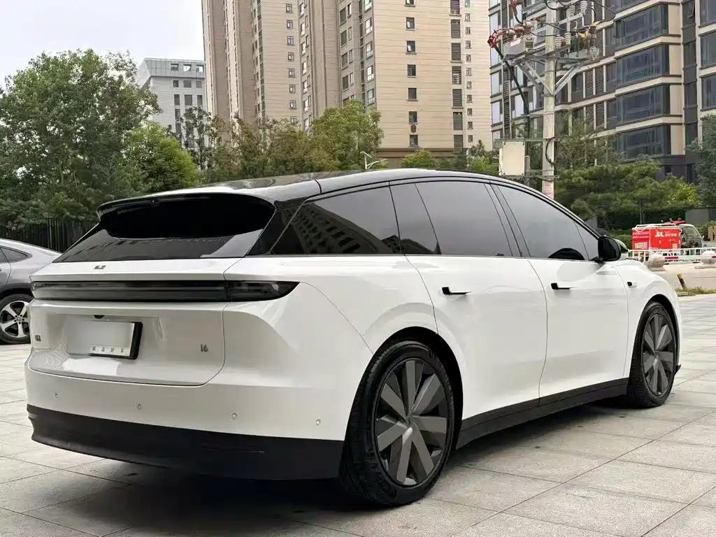Li Auto i6 2026 2025 4WD Base Model