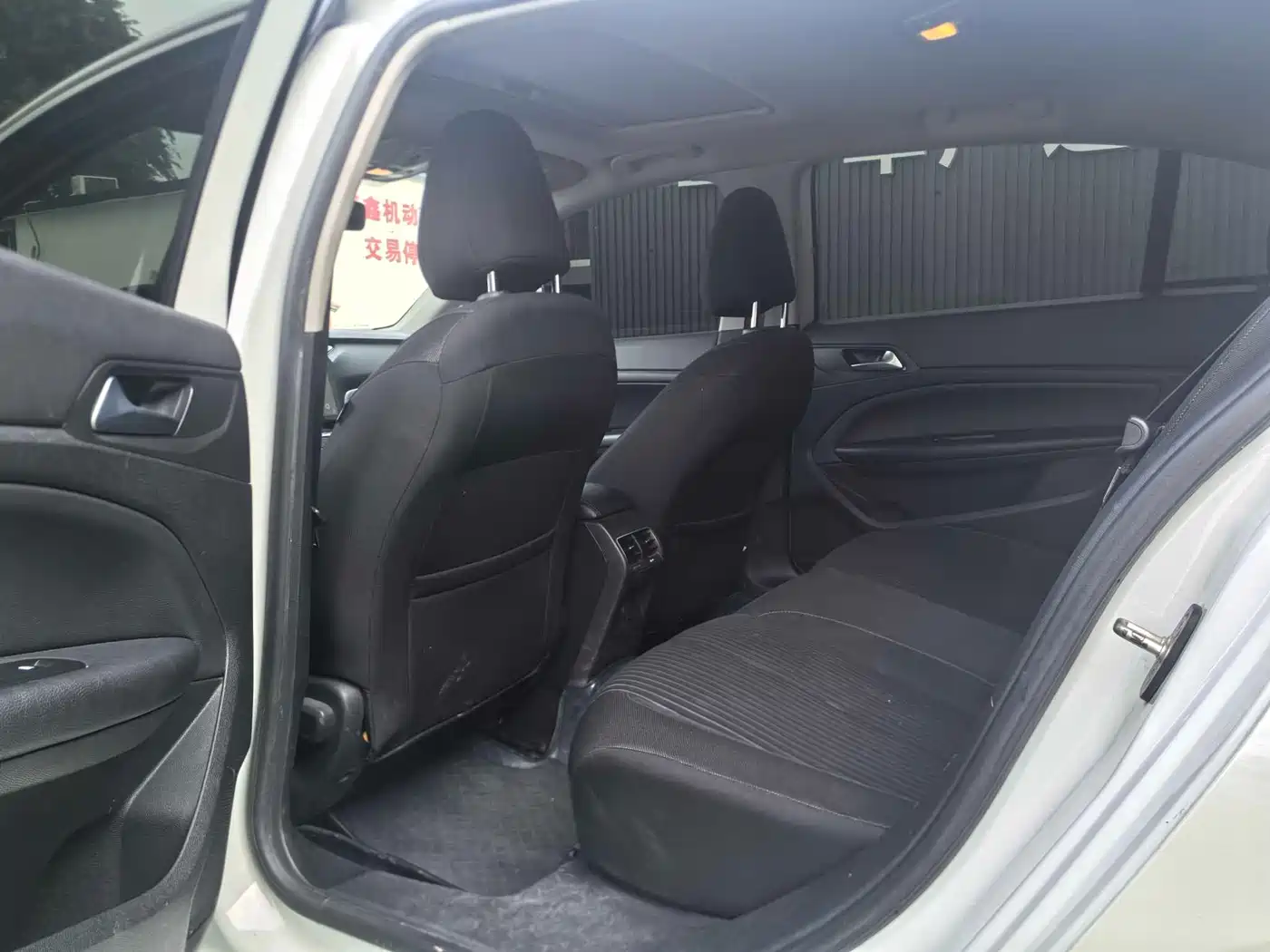 Peugeot 408 2016 1.6T Automatic Luxury Edition фото 8