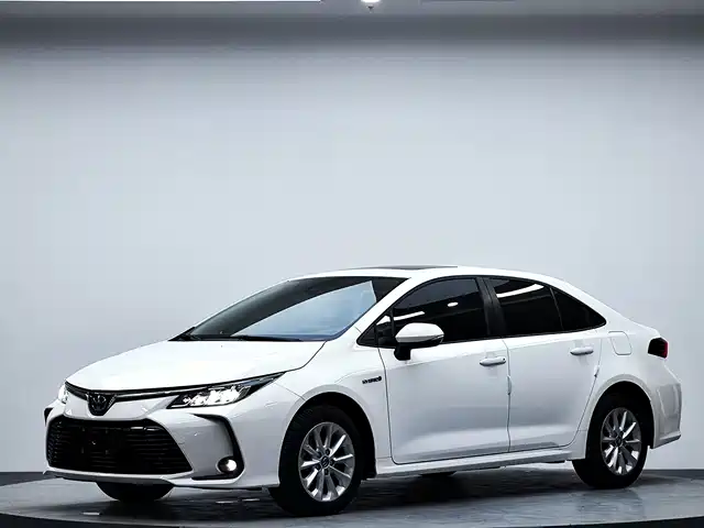 Toyota Corolla 2021 Hybrid 1.8L E-CVT Elite Edition — фото 2
