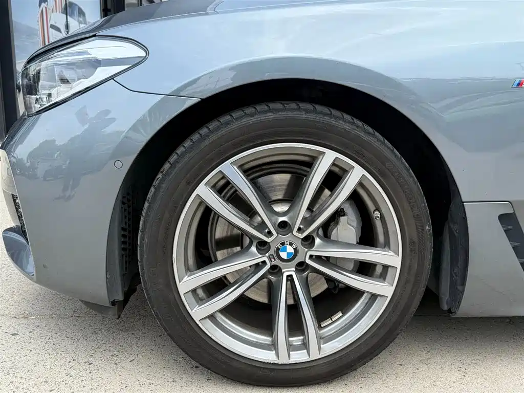 BMW 6 Series GT 2020 630i M Sport Package фото 6