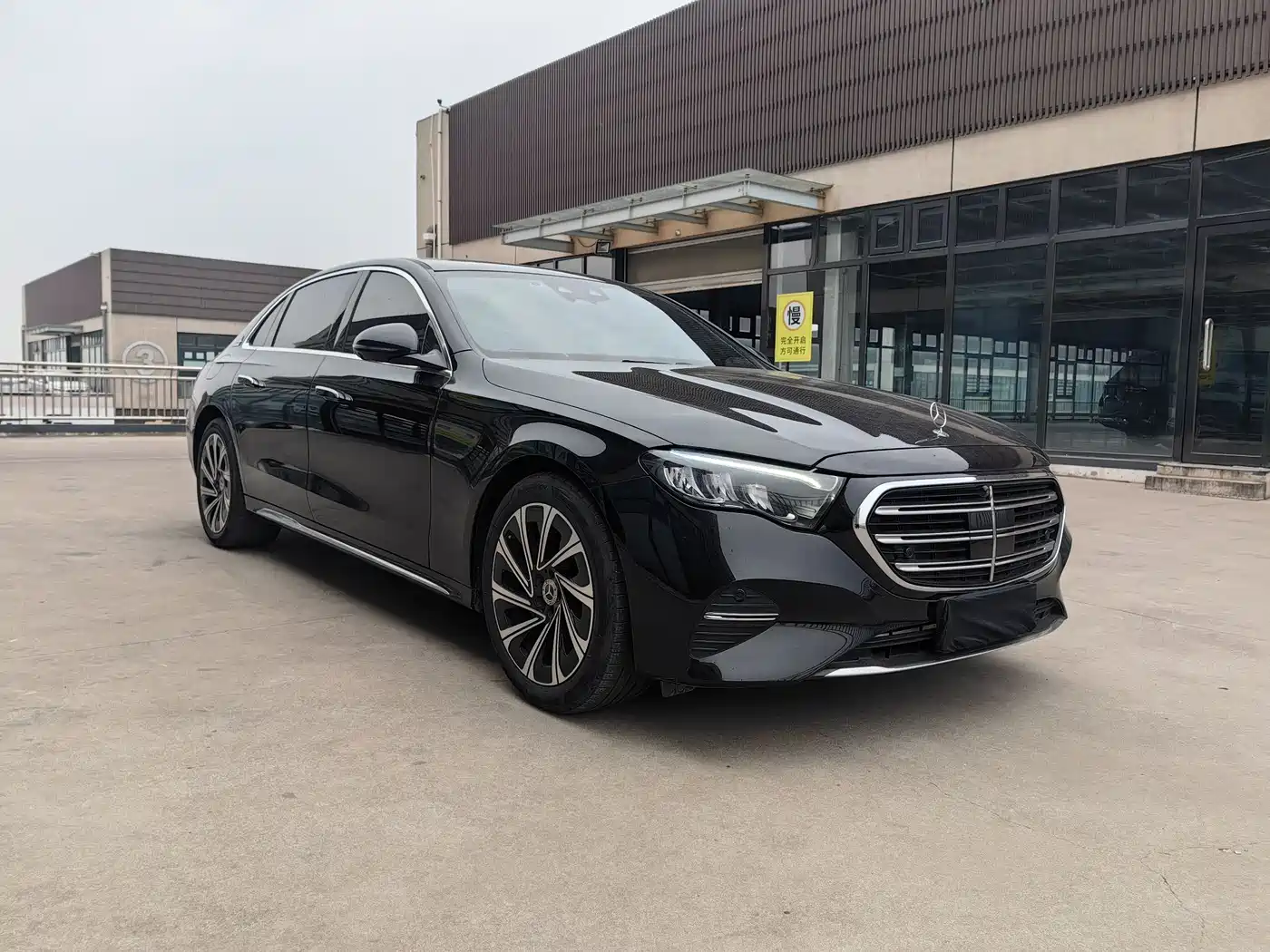 MERCEDES-BENZ E CLASS