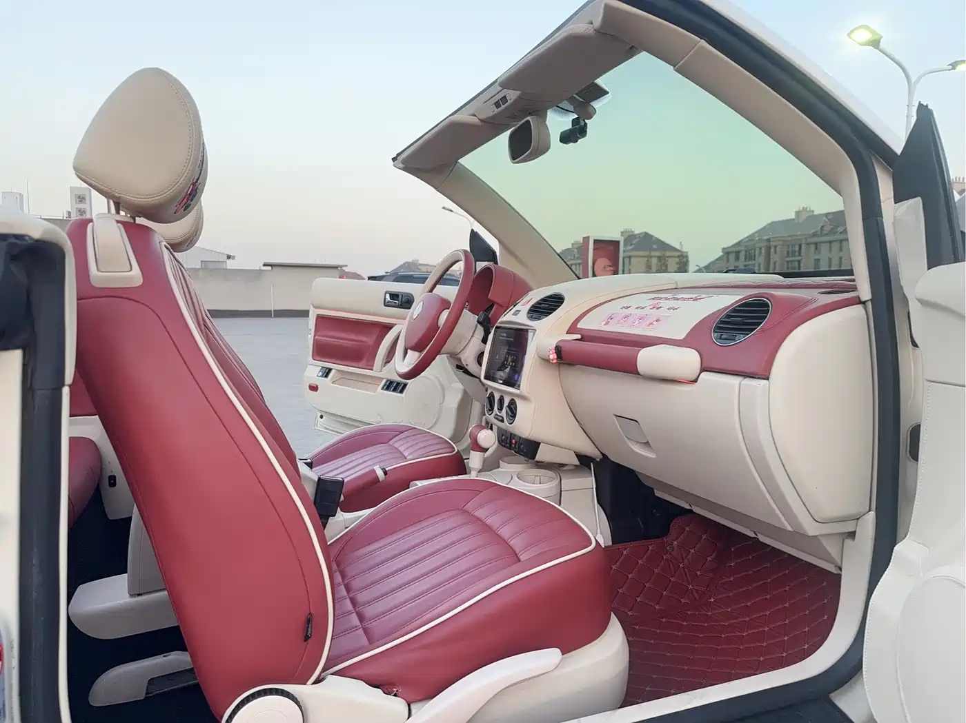 Volkswagen Beetle 2009 2.0 AT Top Convertible фото 16