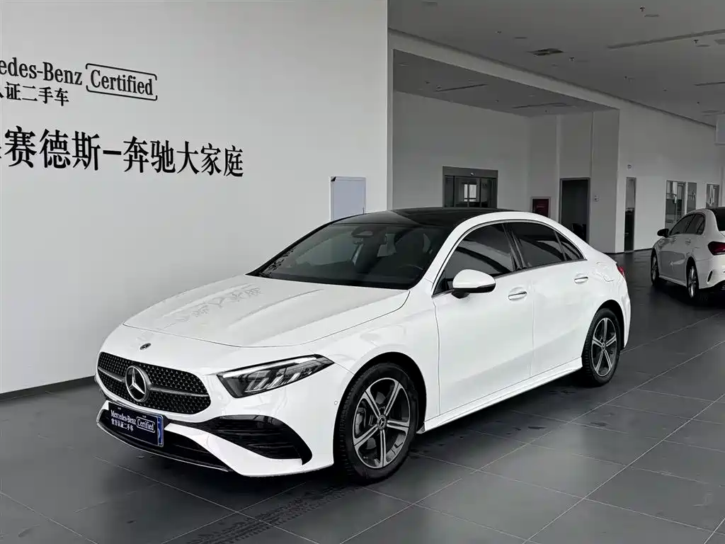 Mercedes-Benz A-Class 2025 A 200 L Fashion Edition