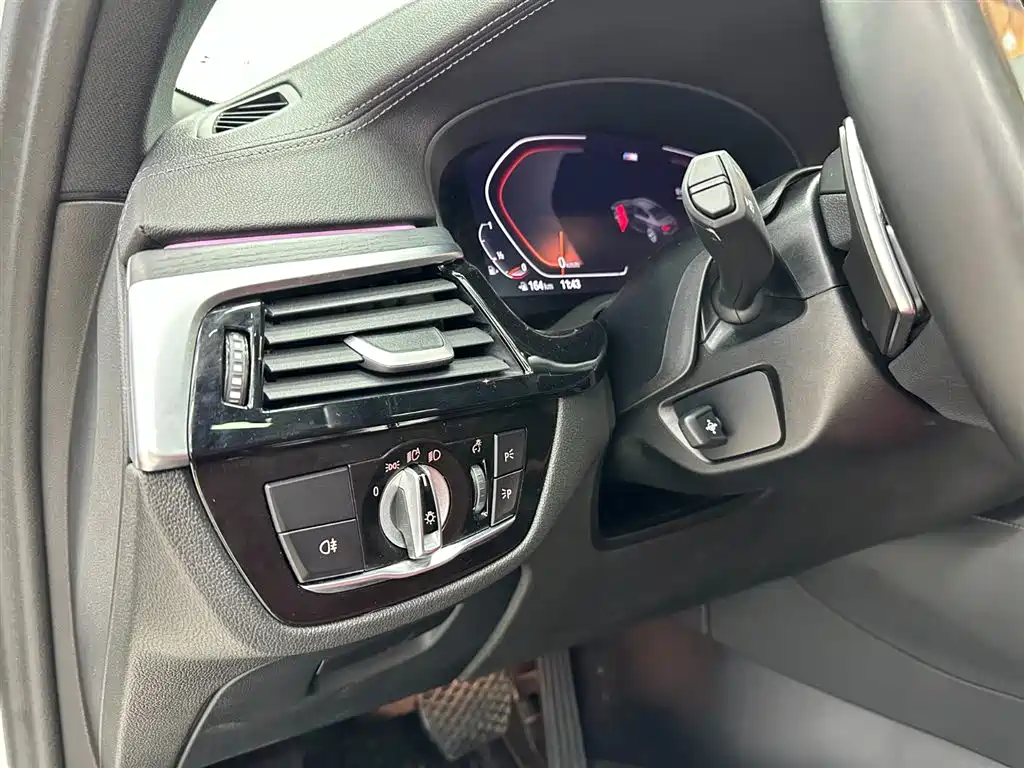 BMW 5 Series 2023 530Li Leading M Sport Package фото 9
