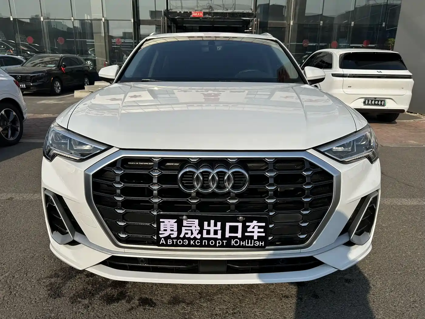 AUDI Q3