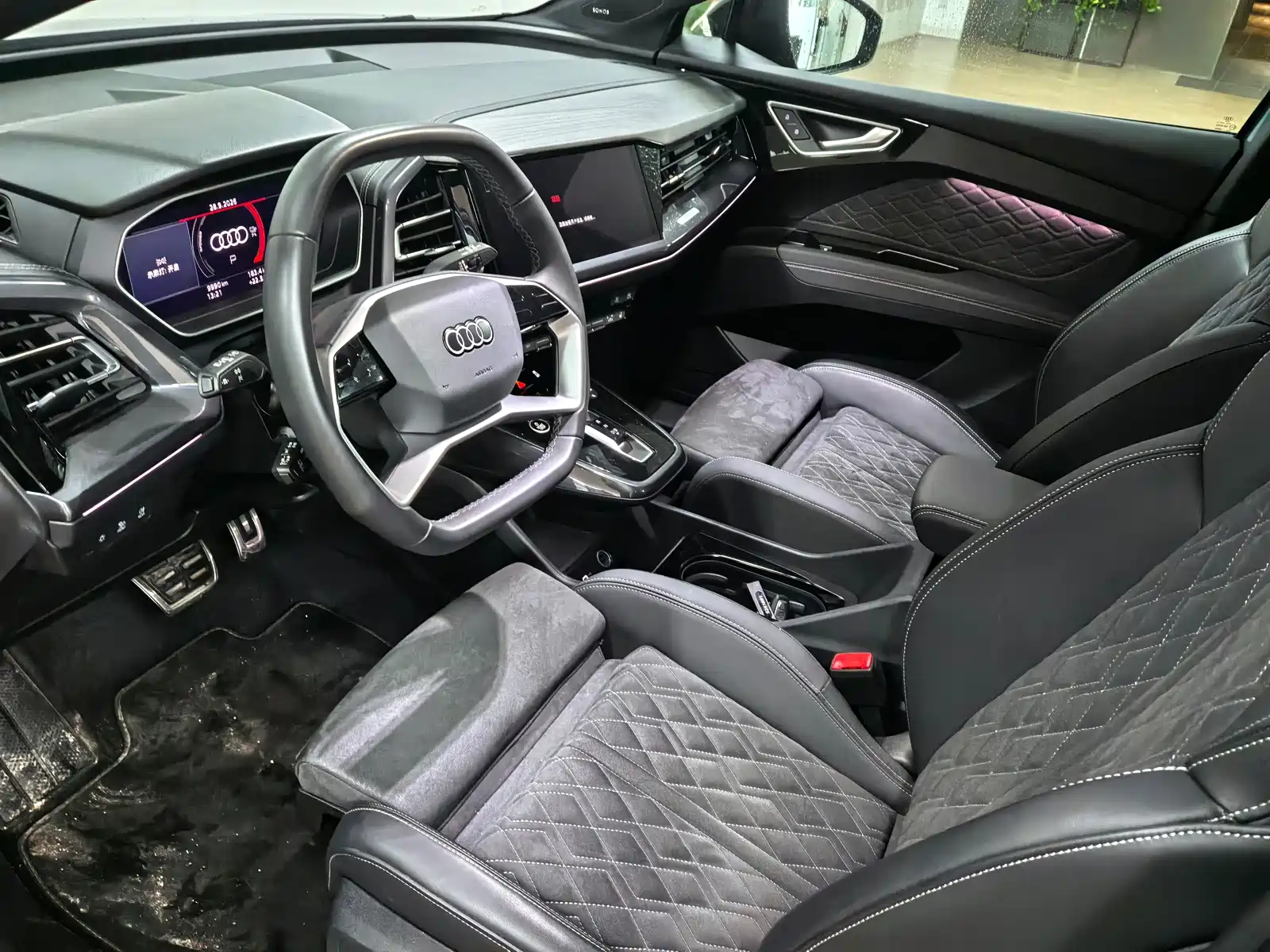 صورة 8 - Audi Q4 e-tron