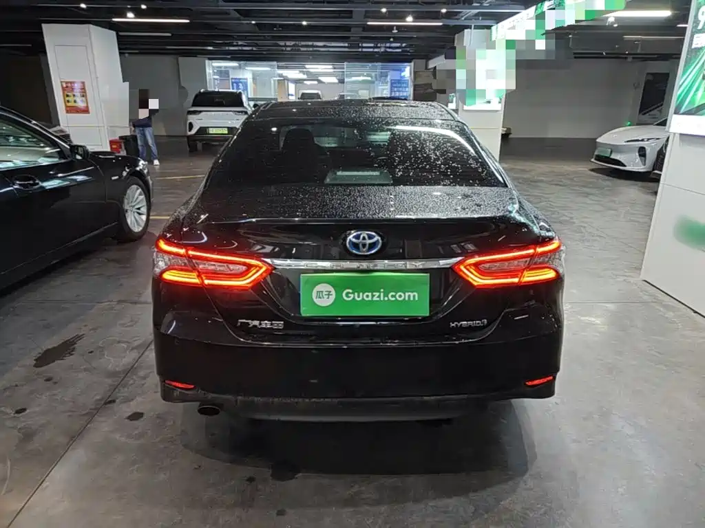 Фото 4 - Toyota Camry