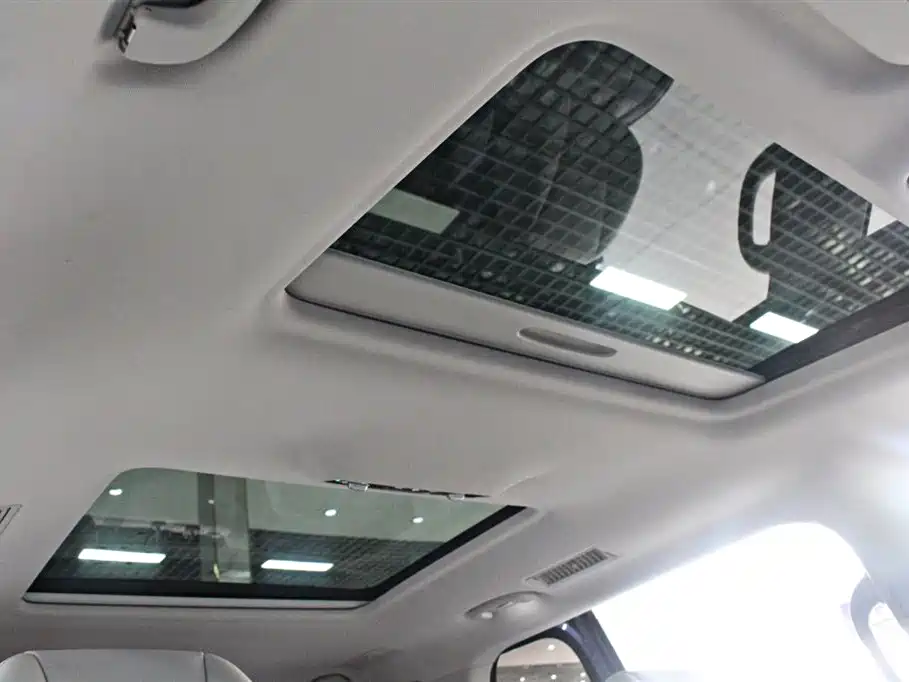 Roewe iMAX8 2022 400TGI Honor Edition фото 8