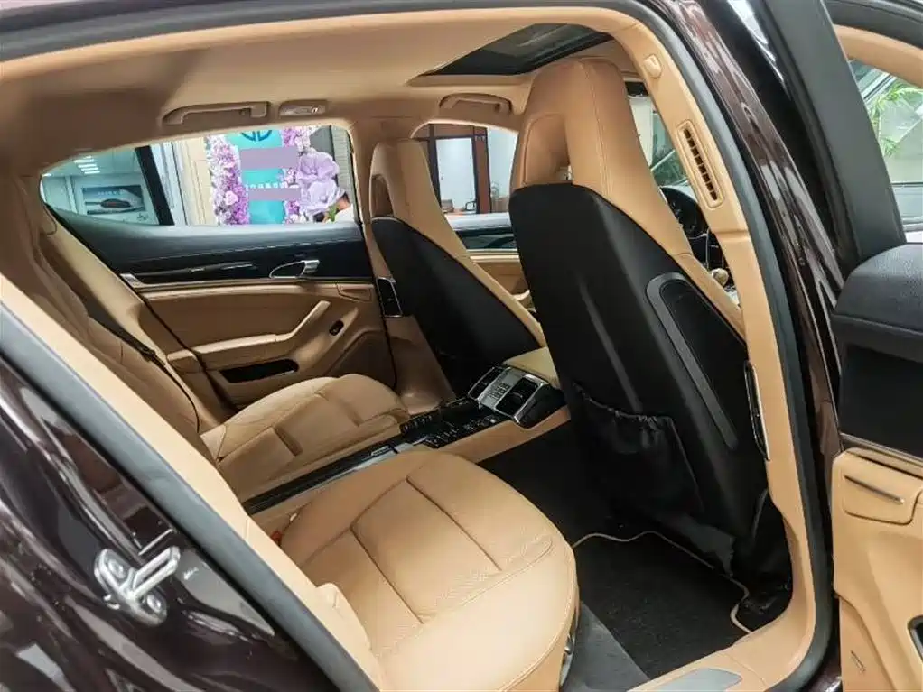 Porsche Panamera 2013 Panamera 4 Platinum Edition 3.6L фото 8
