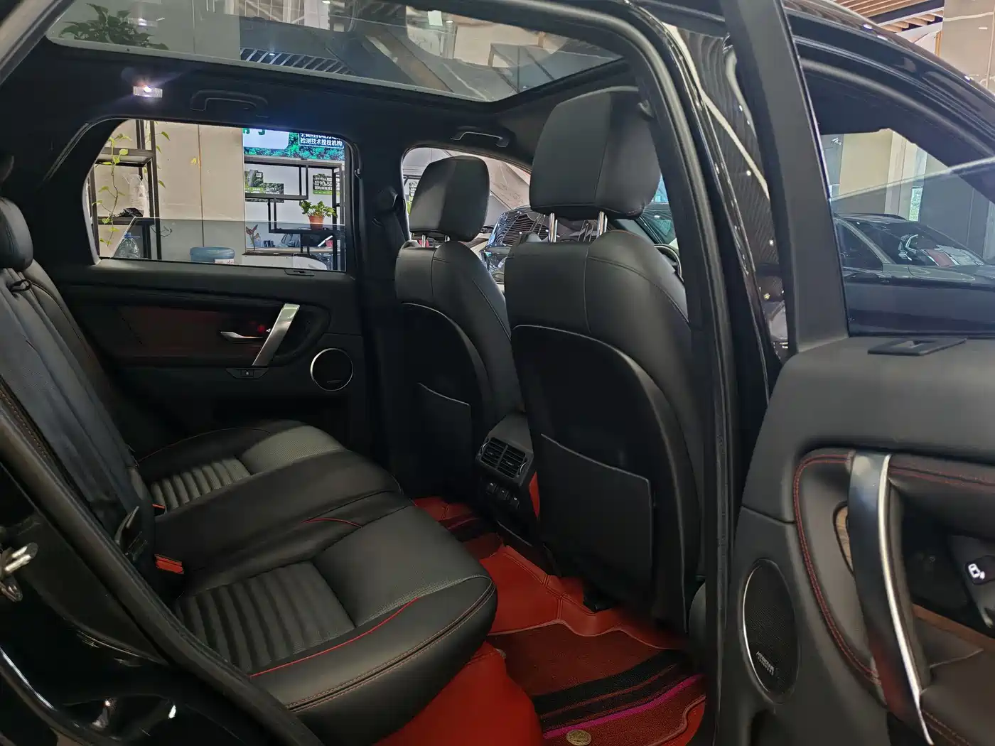 LAND ROVER DISCOVER NEW ENERGY SOURCES FOR SPORTS