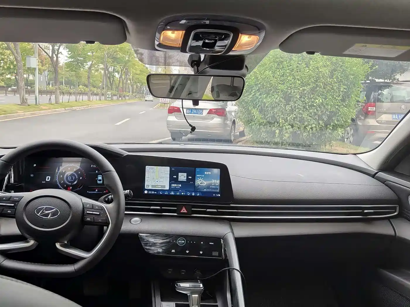 Hyundai Elantra 2022 1.5L CVT GLS Leading Edition фото 6