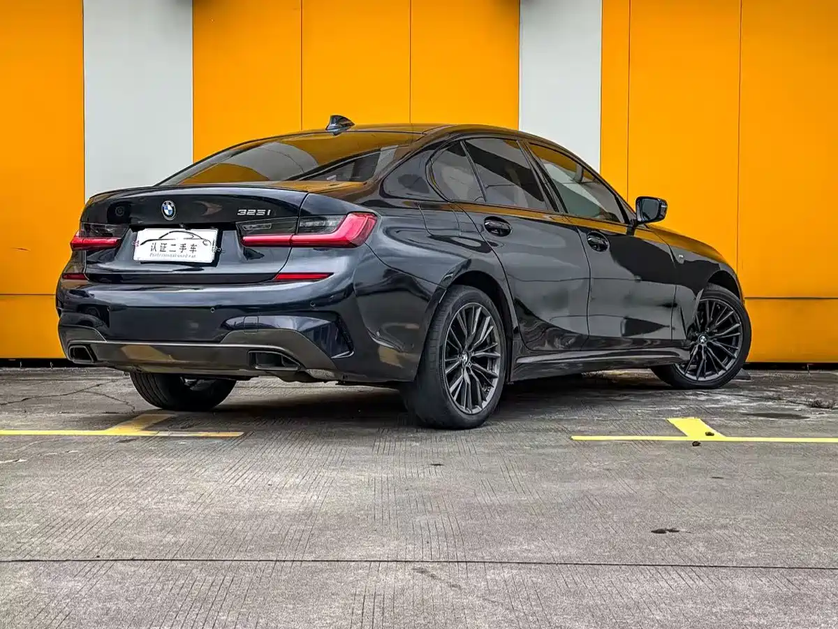 BMW 3-SERIES