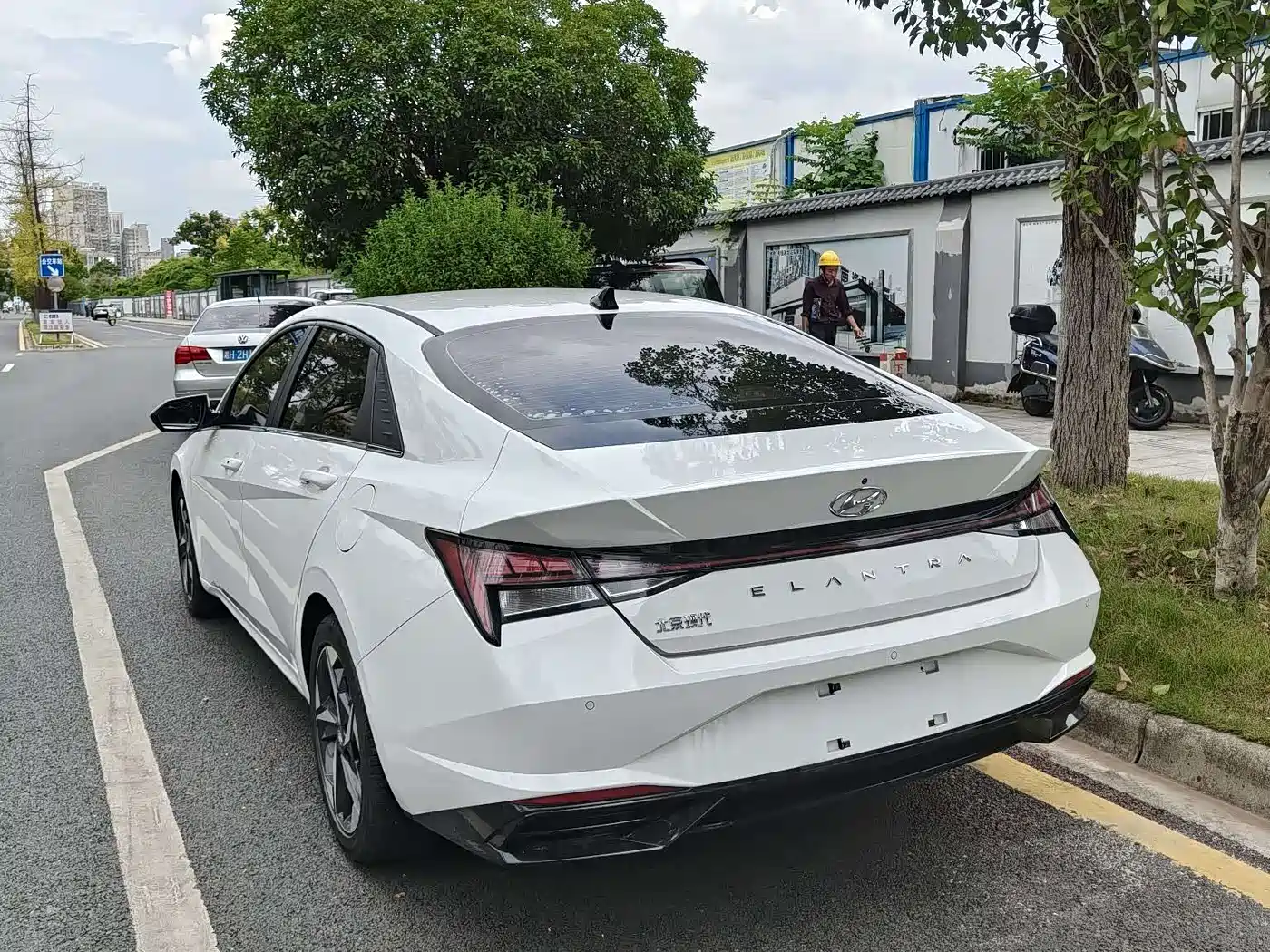 Hyundai Elantra 2022 1.5L CVT GLS Leading Edition фото 9