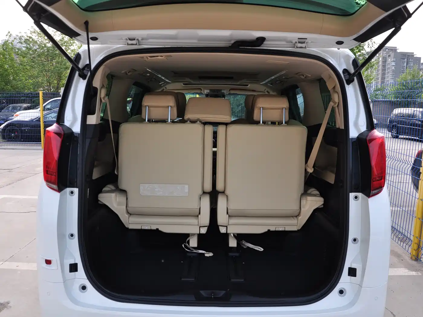 Toyota Alphard 2021 Hybrid 2.5L Premium фото 7