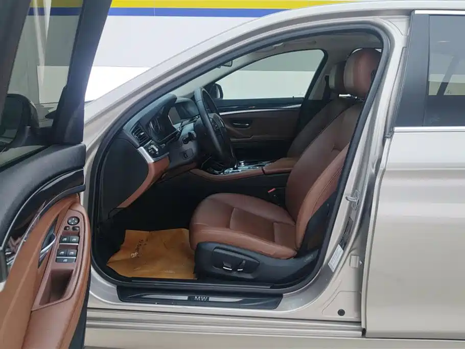 BMW 5 Series 2014 520Li Elegance фото 9