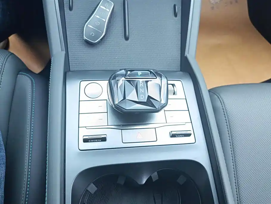 BYD Qin L 2024 DM-i 80KM Superior фото 16