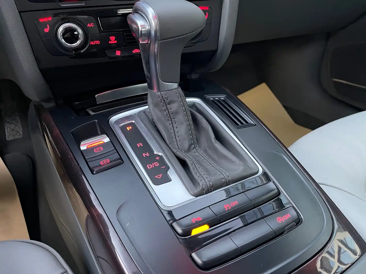 Audi A4L 2015 35 TFSI Auto Comfort фото 11