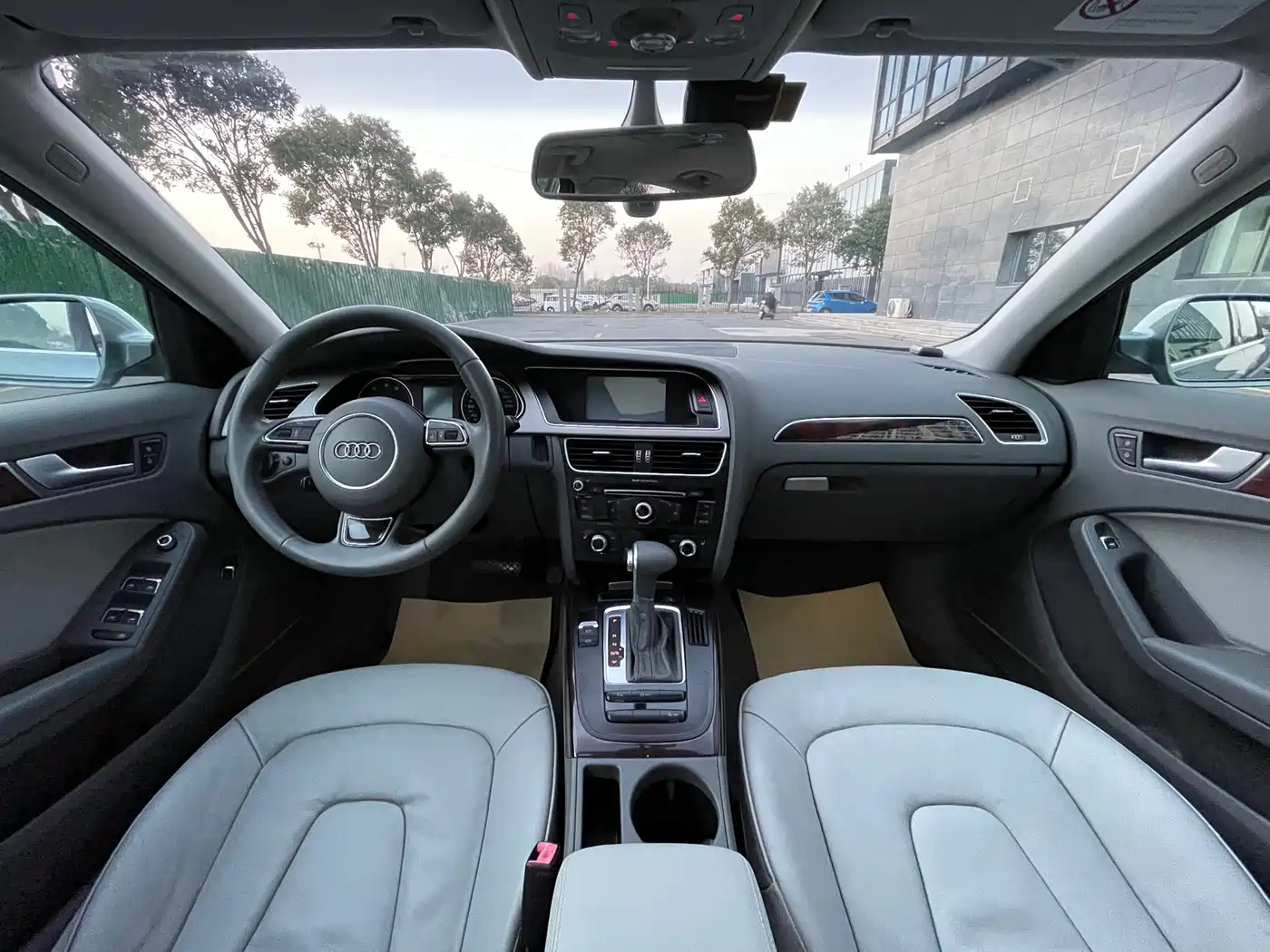 Audi A4L 2015 35 TFSI Auto Comfort фото 8